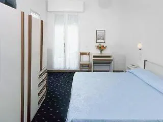 Hotel Petite Maison Lido 3*