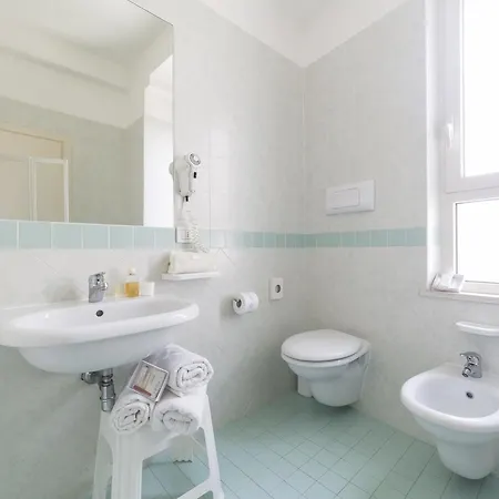 Petite Maison Lido Hotel 3*